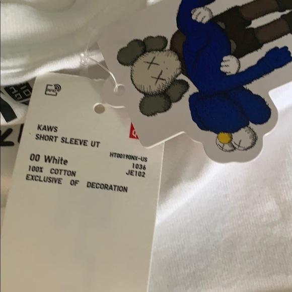 KAWS uniqlo shirt - Picture 6 of 8